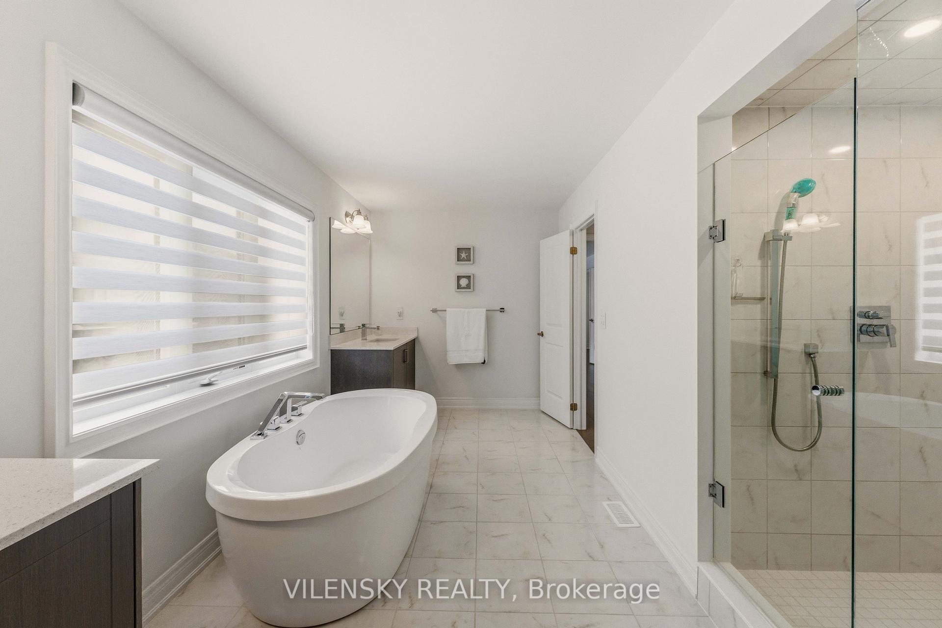 Luxury 5-Bed Family Home for Sale | 23 Watershed Gate, Queensville East Gwillimbury | Vilensky Realty