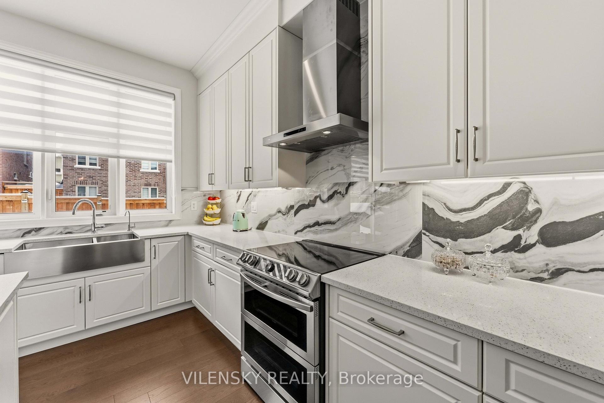 Luxury 5-Bed Family Home for Sale | 23 Watershed Gate, Queensville East Gwillimbury | Vilensky Realty
