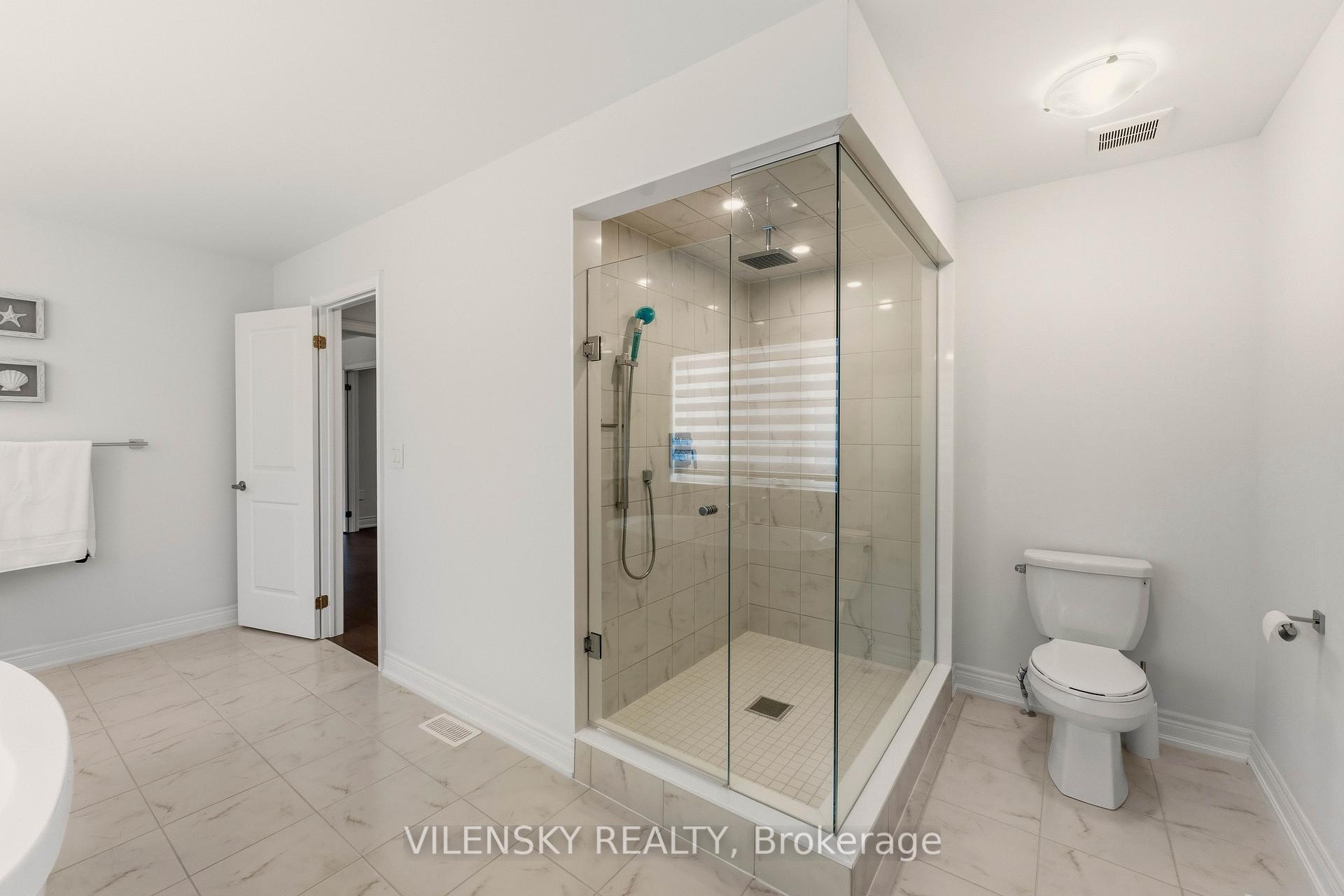 Luxury 5-Bed Family Home for Sale | 23 Watershed Gate, Queensville East Gwillimbury | Vilensky Realty