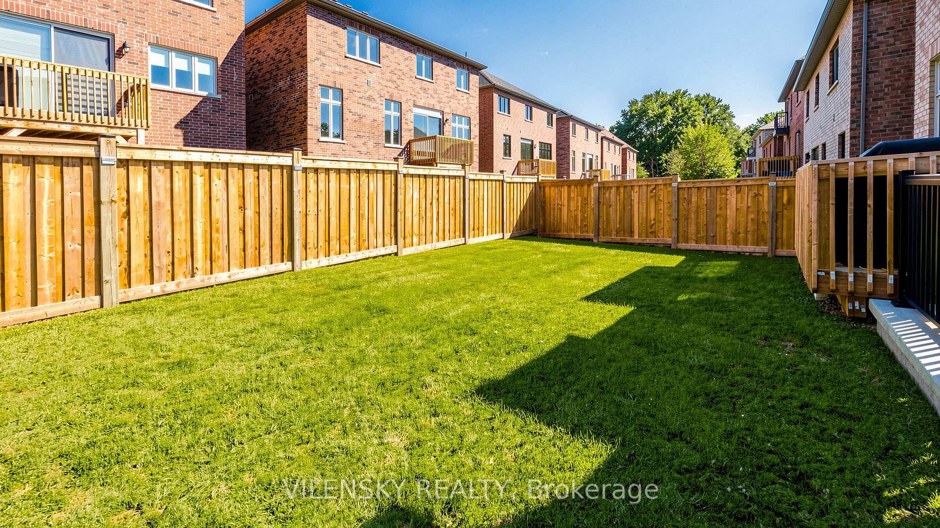 Luxury 5-Bed Family Home for Sale | 23 Watershed Gate, Queensville East Gwillimbury | Vilensky Realty