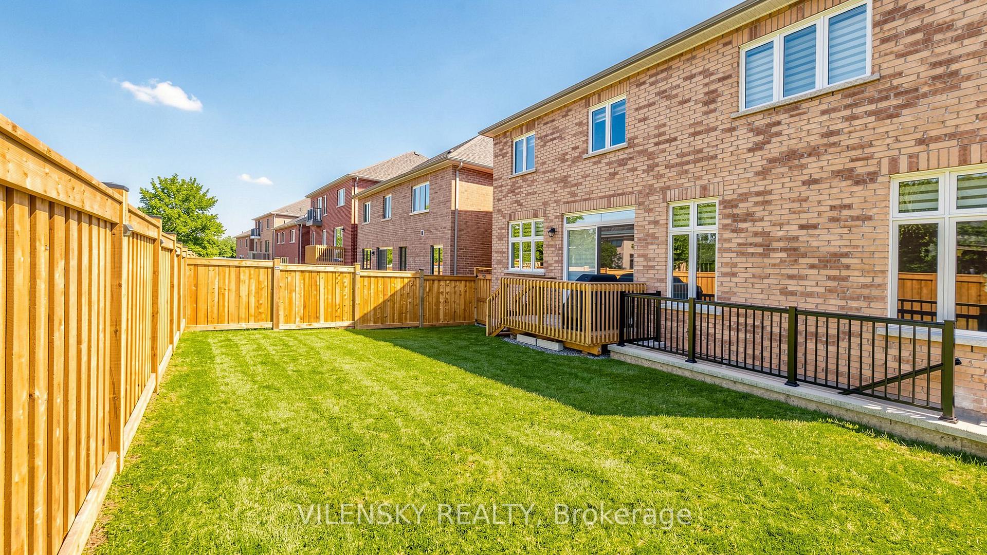 Luxury 5-Bed Family Home for Sale | 23 Watershed Gate, Queensville East Gwillimbury | Vilensky Realty