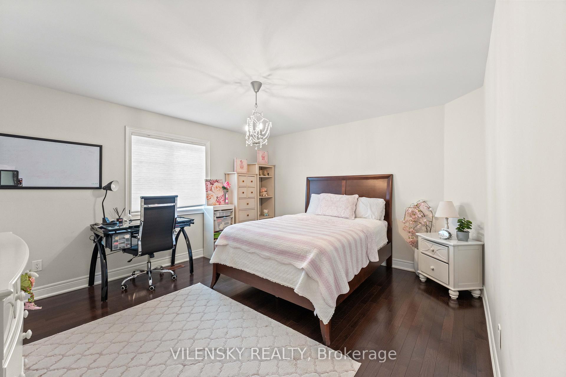51 Lady Karen Crescent