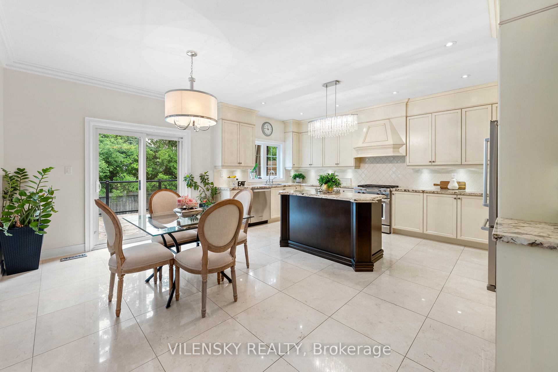 51 Lady Karen Crescent
