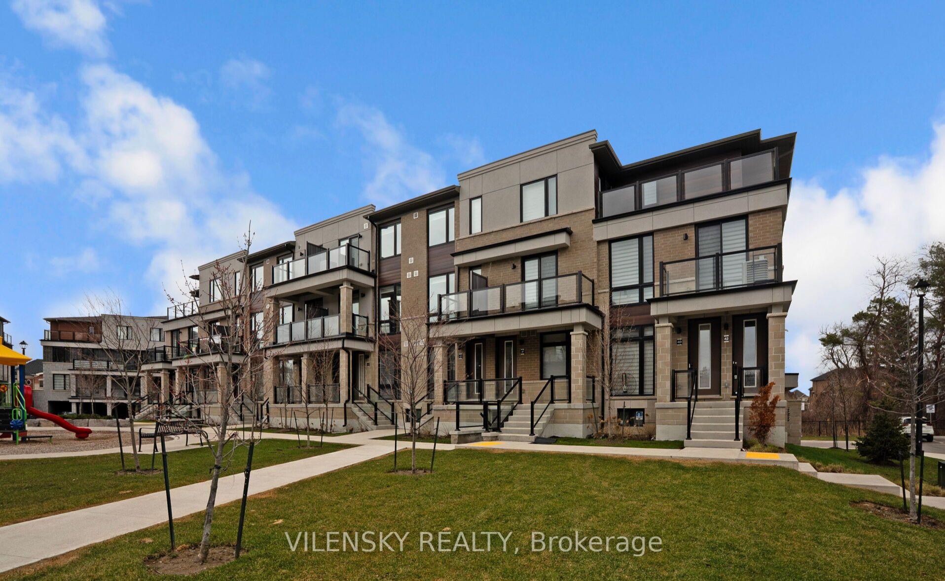 New End-Unit Kaneff Townhouse in Brampton | 2 Bed, 2 Bath, 2 Parking | $589,000