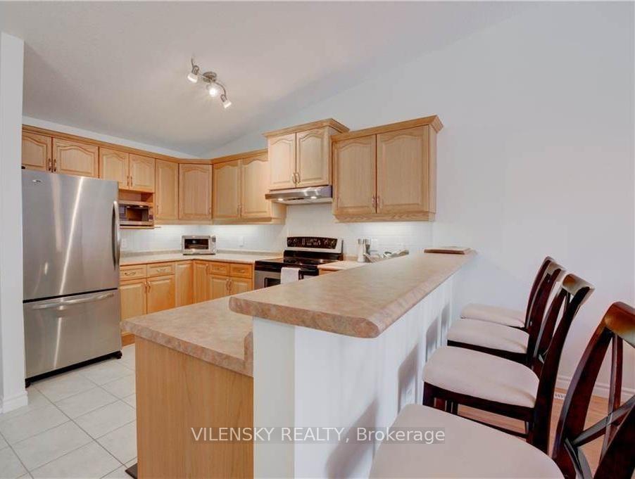 572 Thistlewood Drive 7