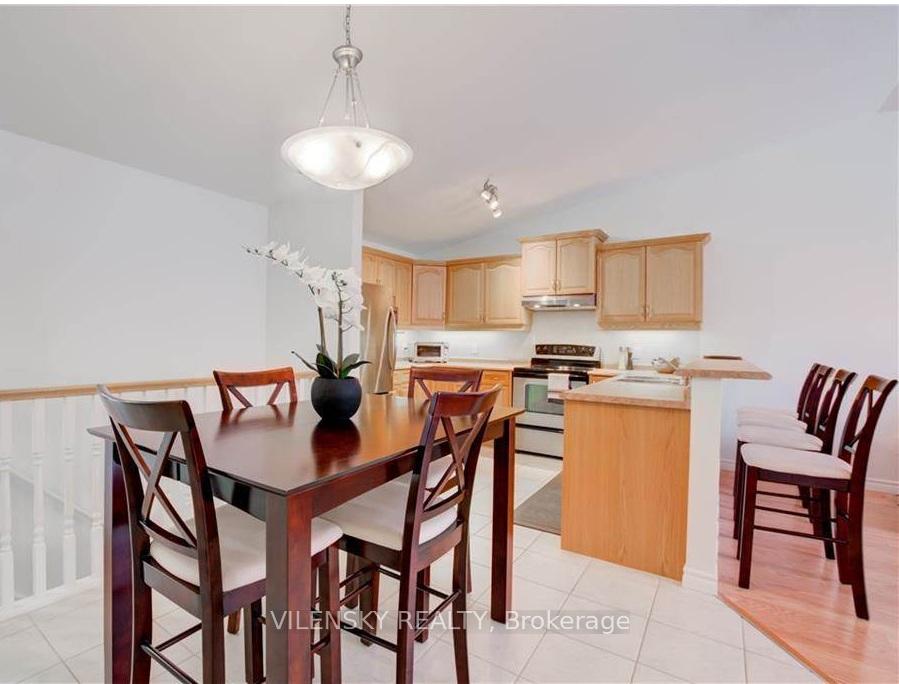 572 Thistlewood Drive 7