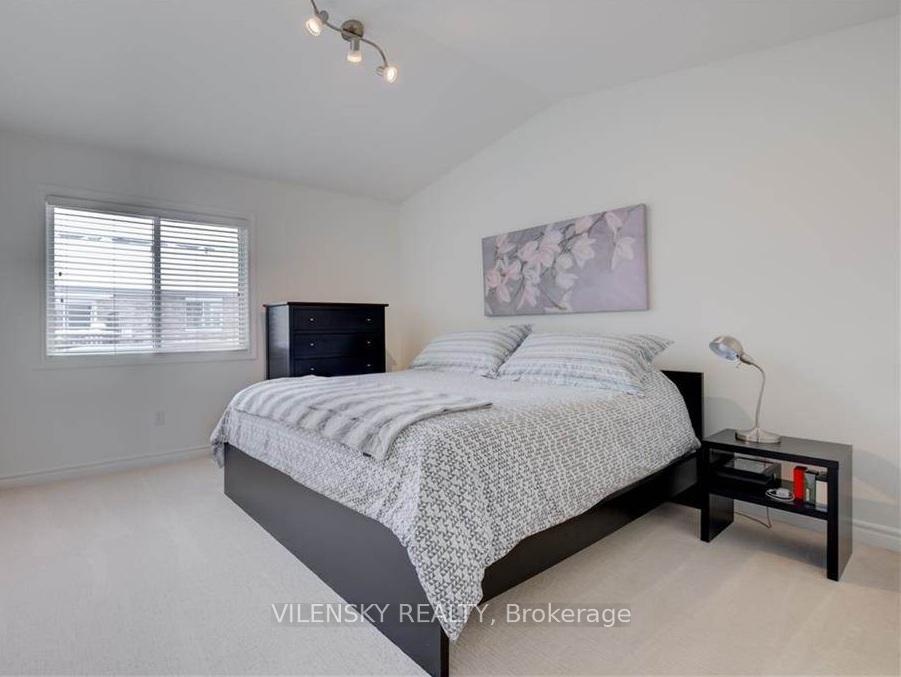 572 Thistlewood Drive 7