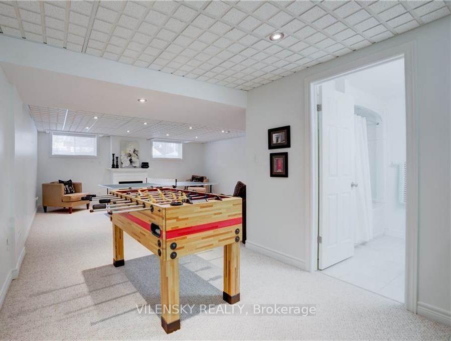 572 Thistlewood Drive 7