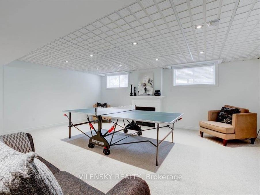 572 Thistlewood Drive 7