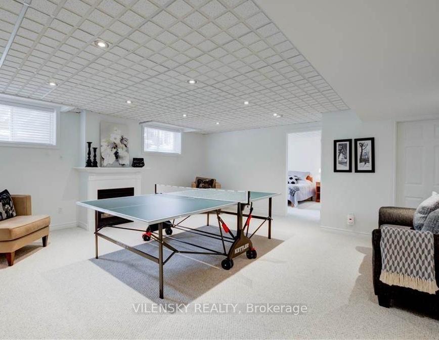 572 Thistlewood Drive 7