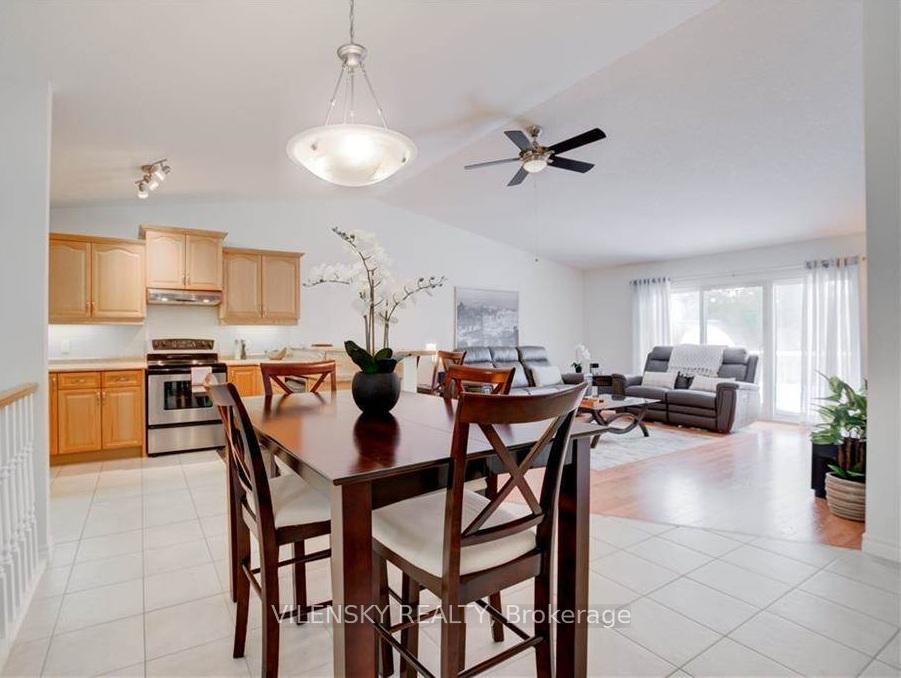 572 Thistlewood Drive 7