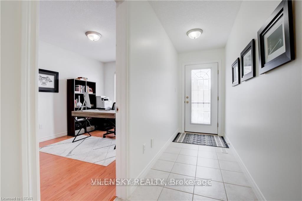 572 Thistlewood Drive 7