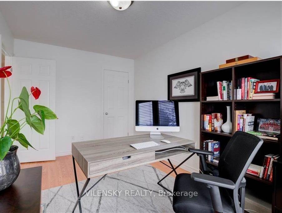 572 Thistlewood Drive 7