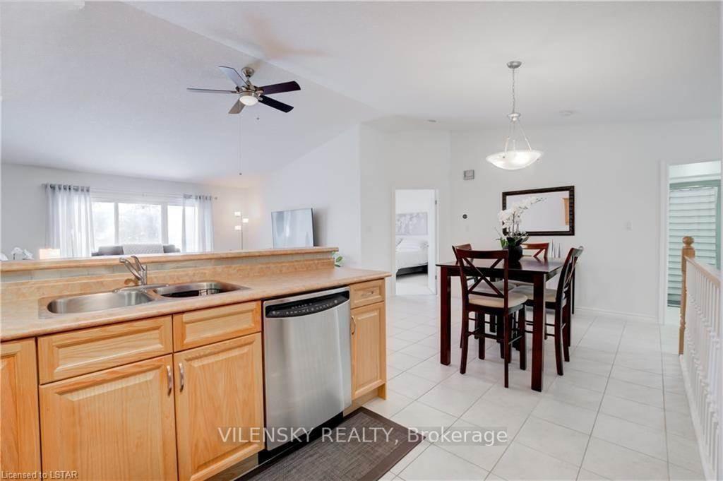 572 Thistlewood Drive 7