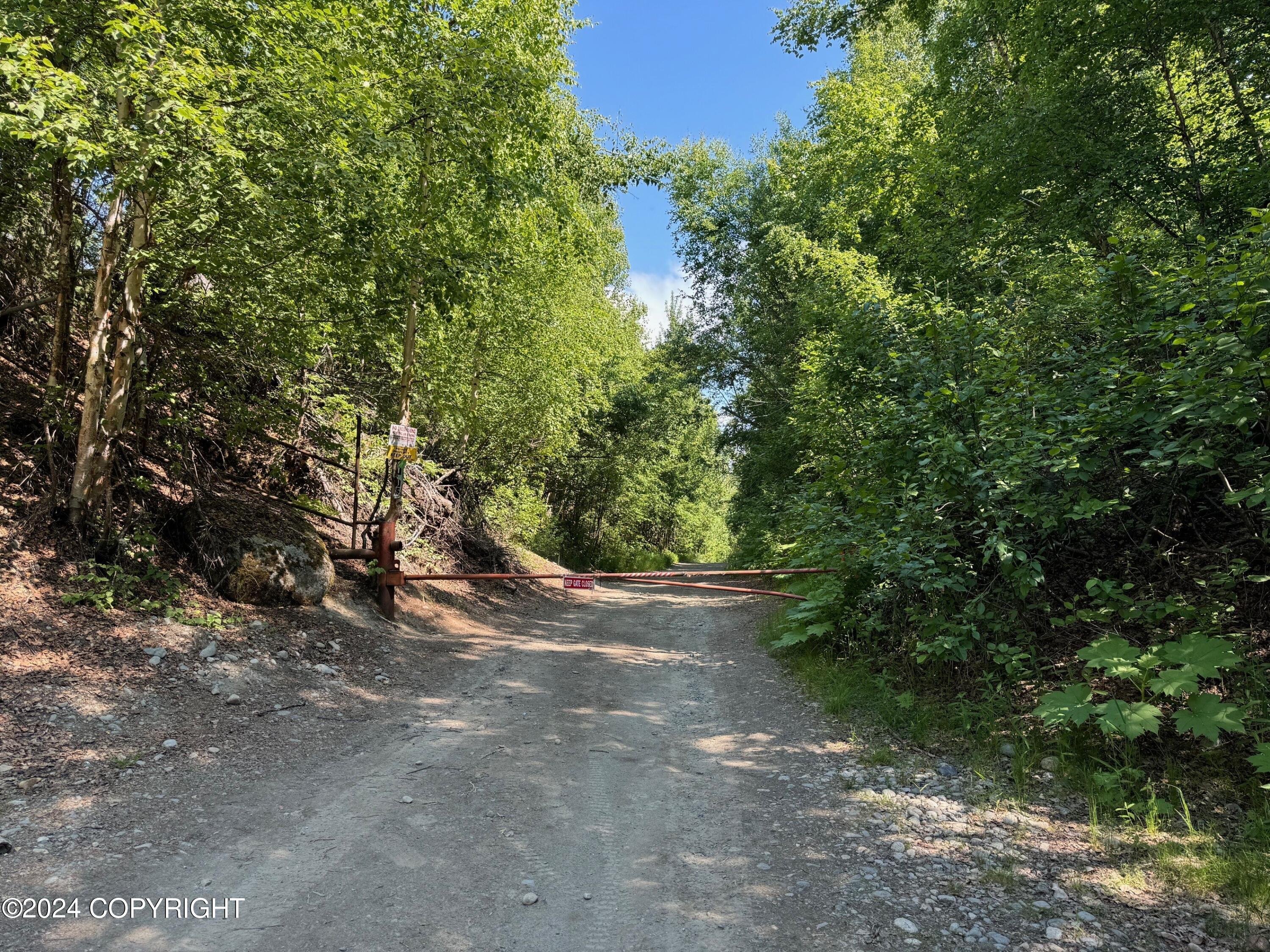 B005 Private Road