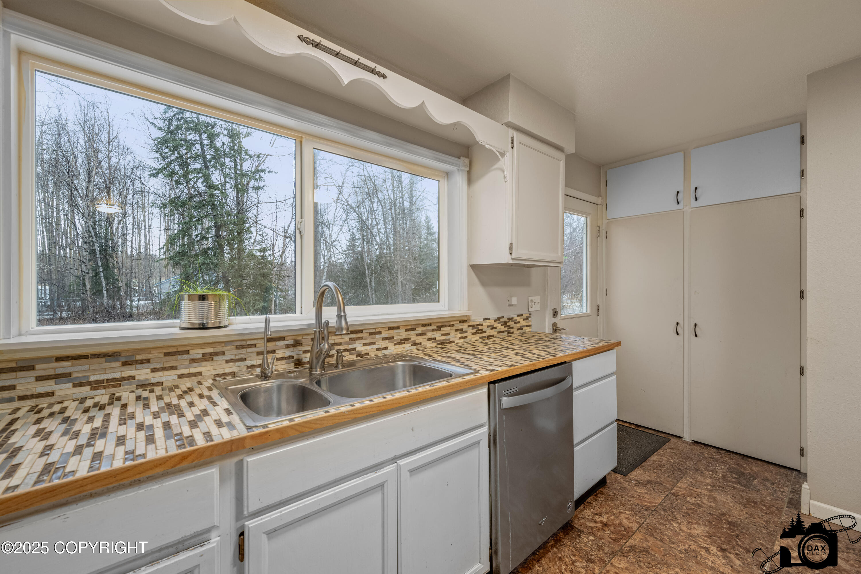 1300 Bodenburg Loop