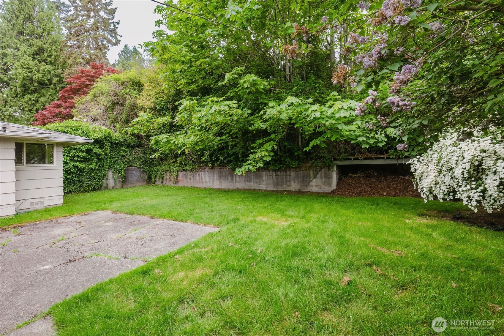 2409 Veldee Avenue