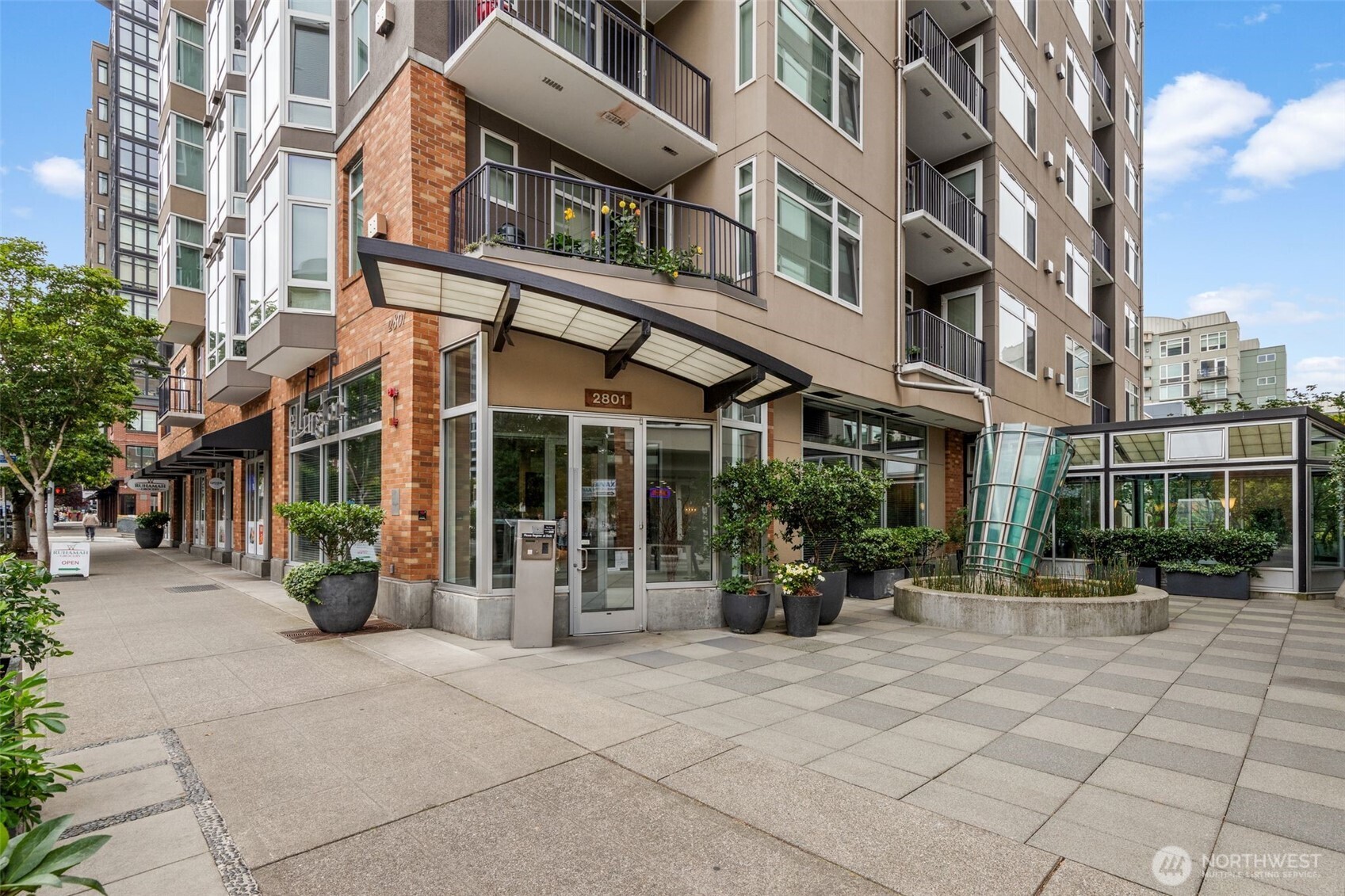 2801 1st Avenue Unit: 807
