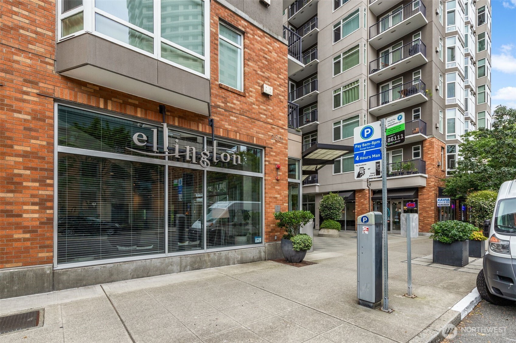 2801 1st Avenue Unit: 807