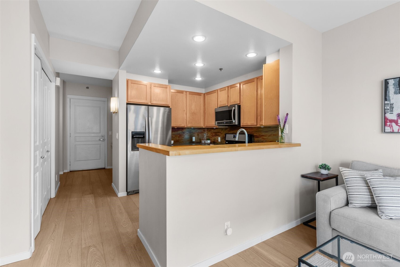 2801 1st Avenue Unit: 807