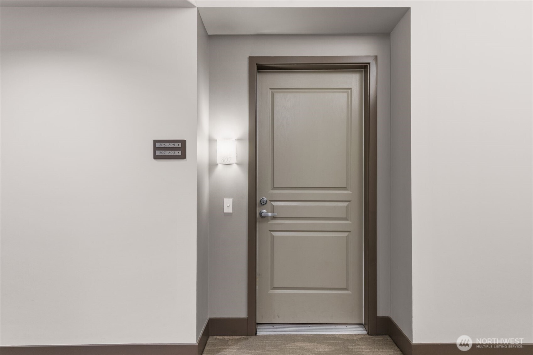 2801 1st Avenue Unit: 807