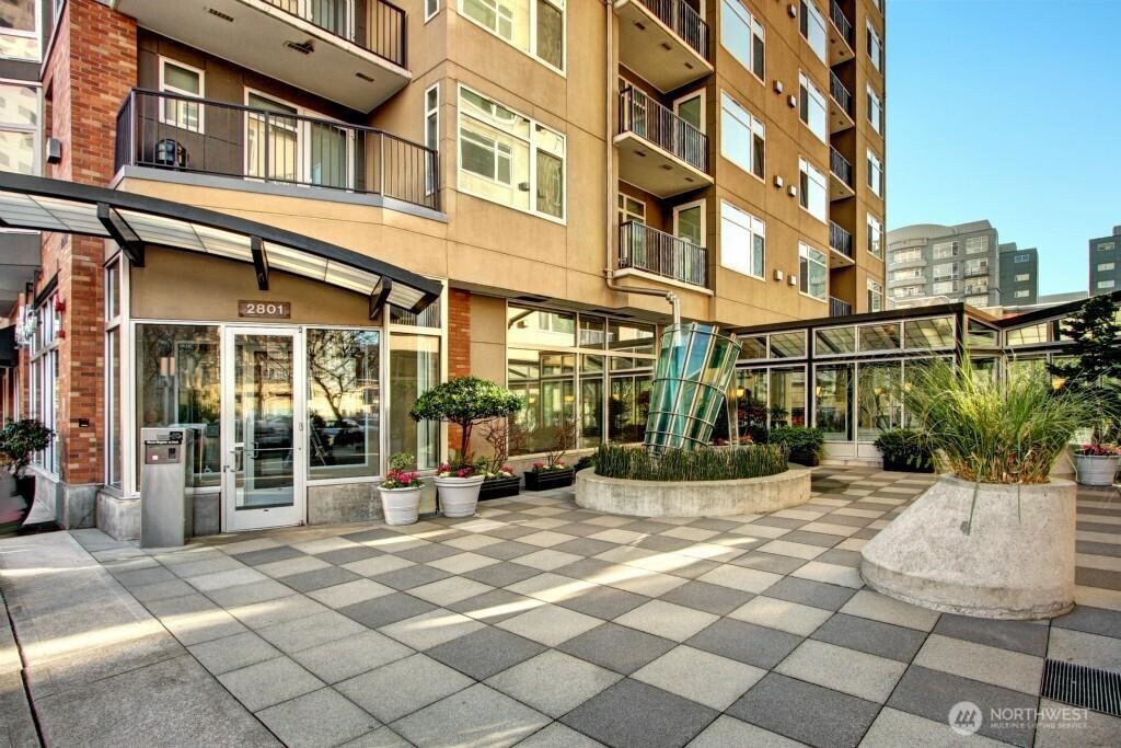 2801 1st Avenue Unit: 807