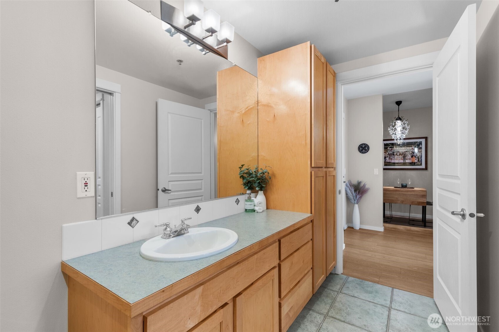 2801 1st Avenue Unit: 807