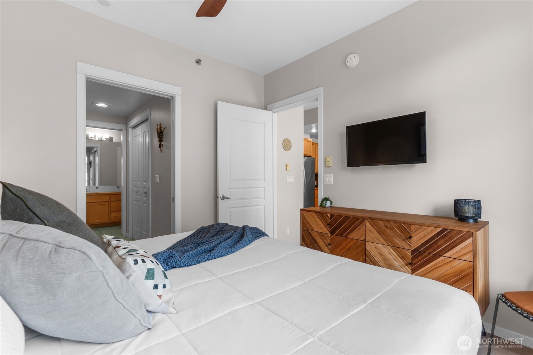 2801 1st Avenue Unit: 807