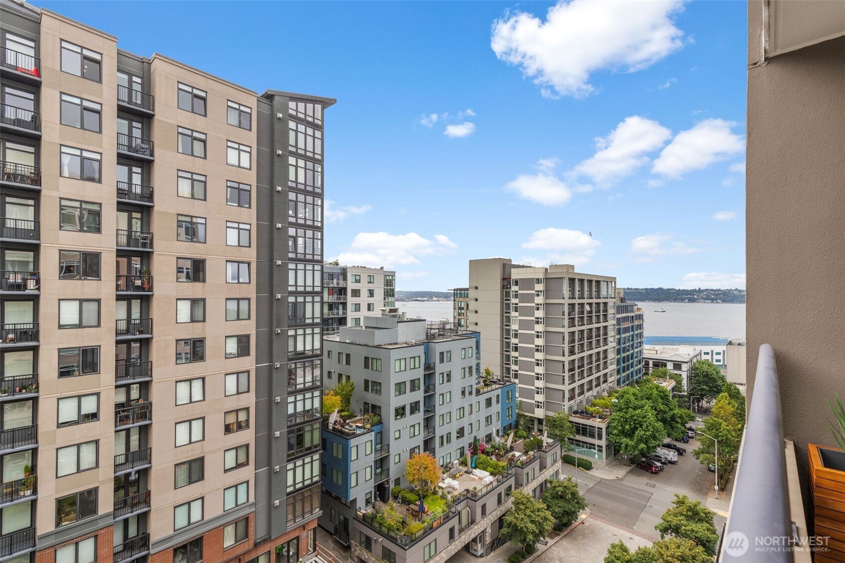 2801 1st Avenue Unit: 807