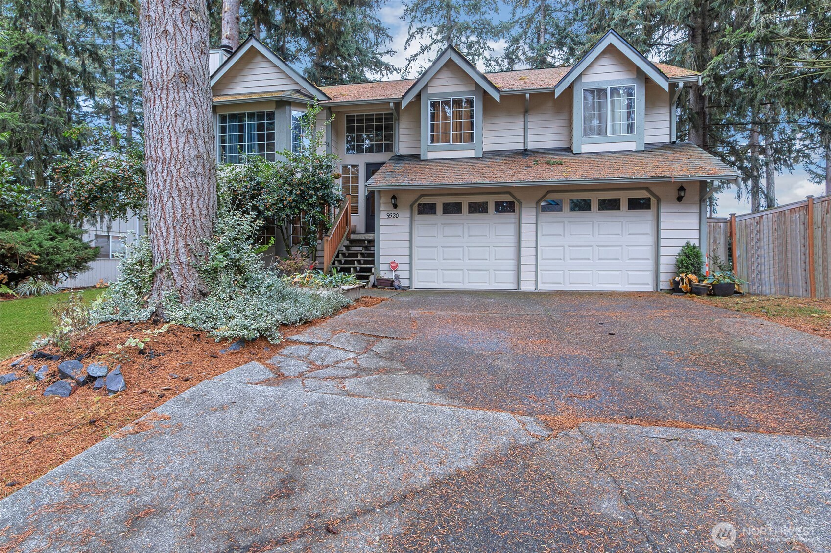 9520 175th Street Ct E