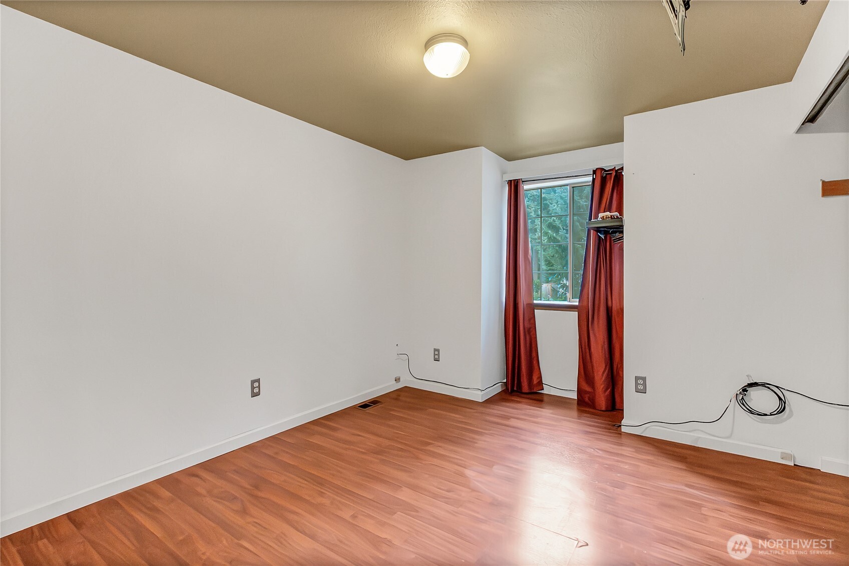 9520 175th Street Ct E