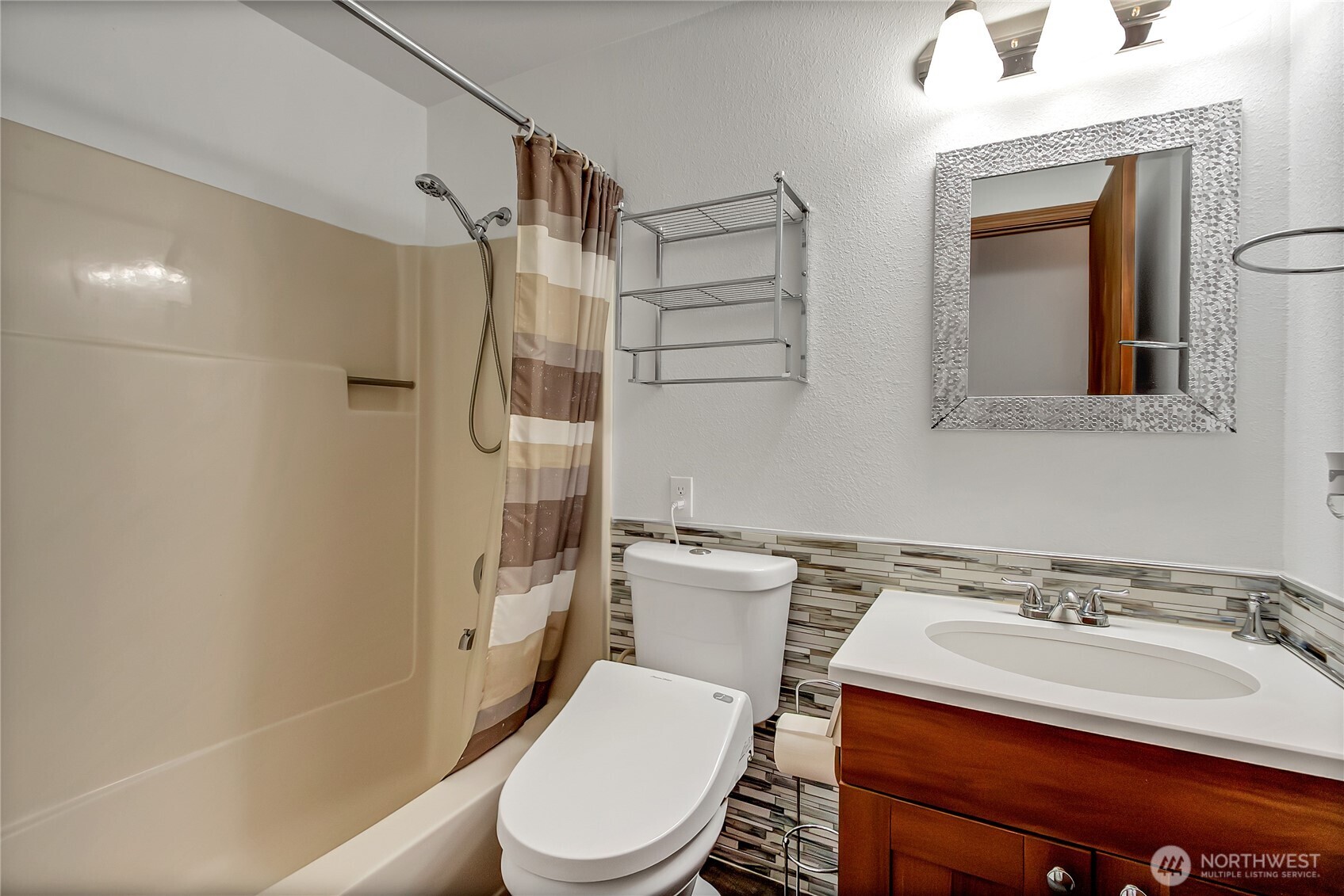 9520 175th Street Ct E