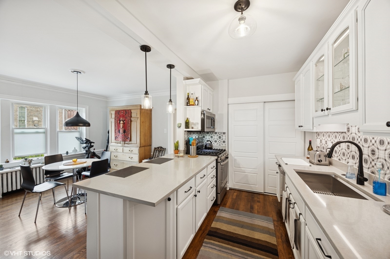 1112 Ontario Street Unit: 1E
