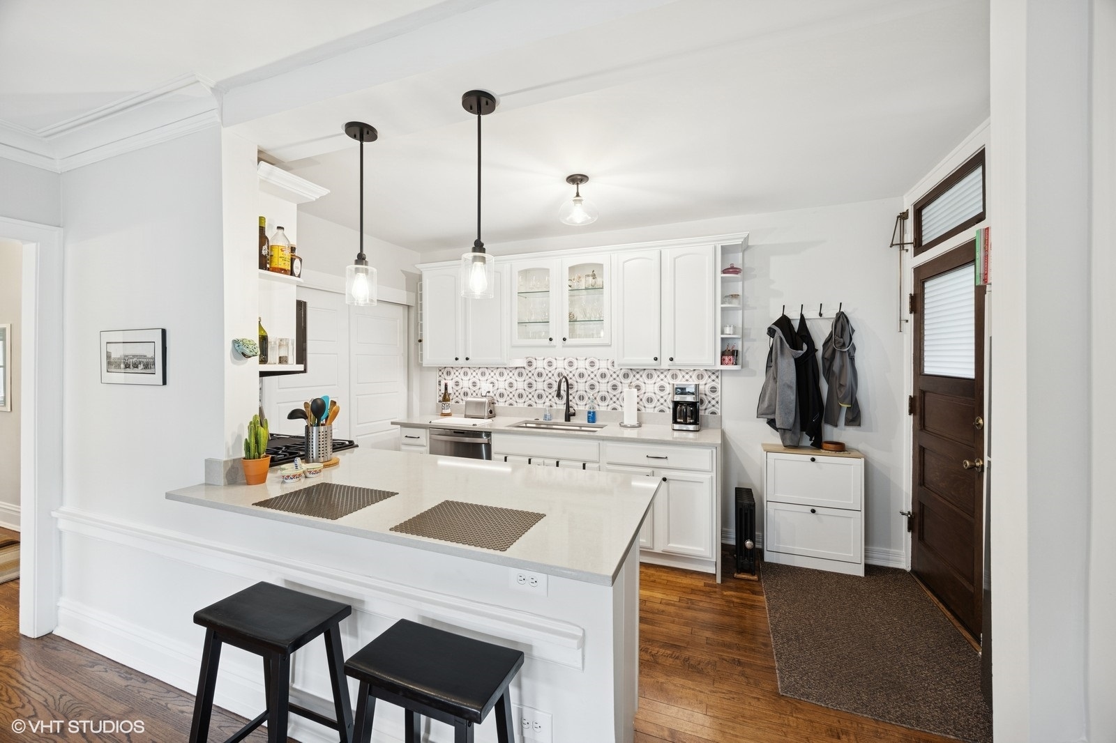 1112 Ontario Street Unit: 1E