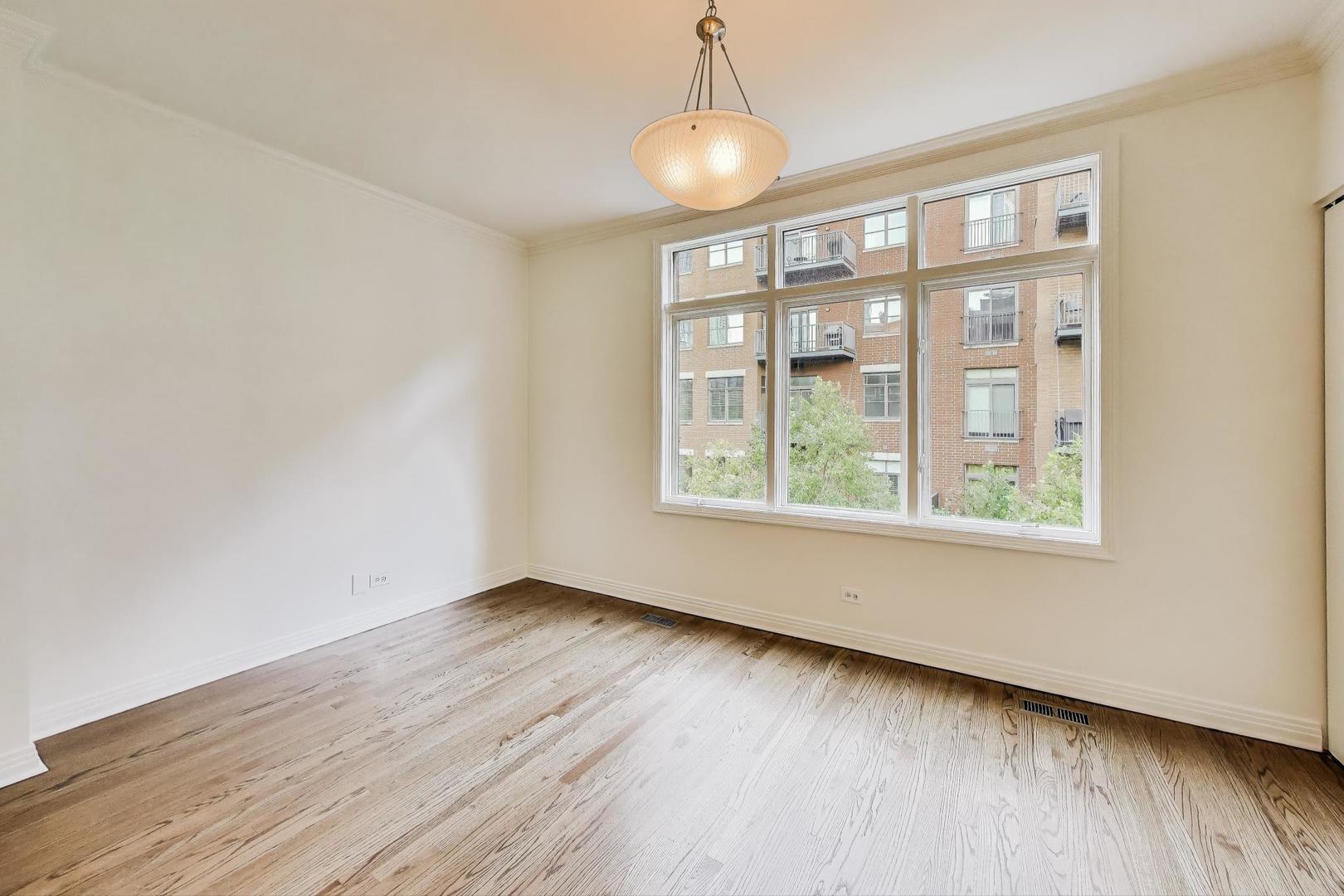 310 N Clinton Street Unit: H