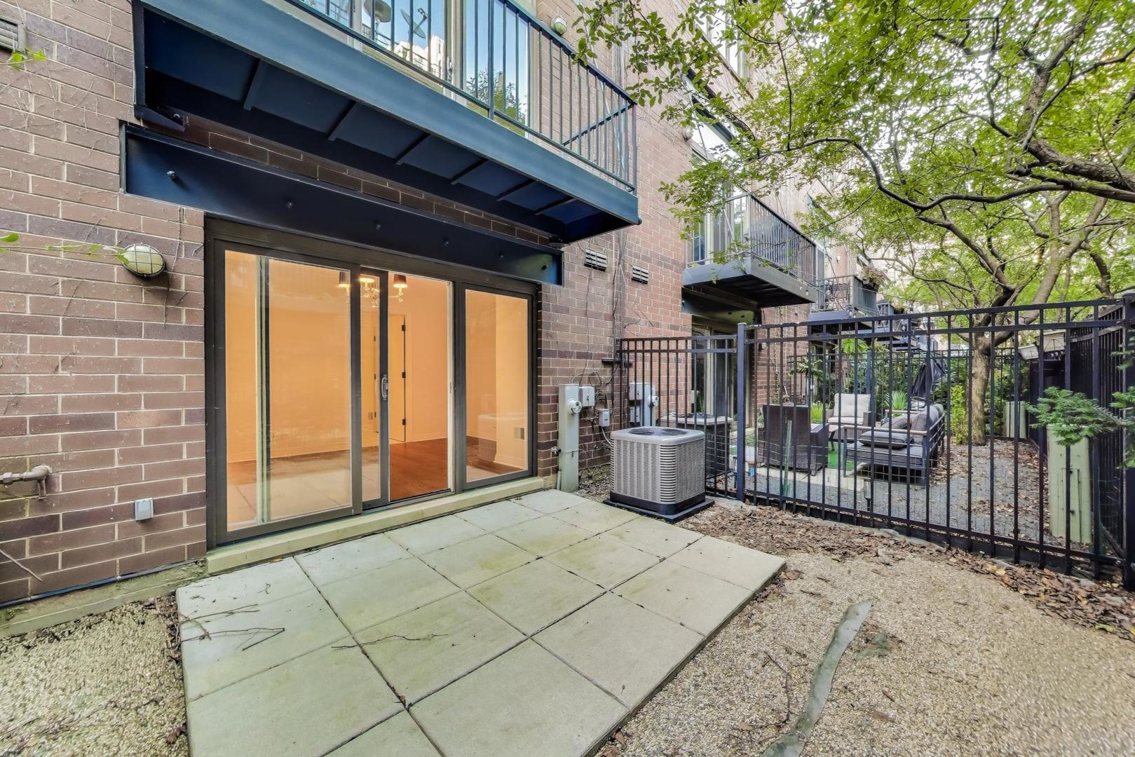 310 N Clinton Street Unit: H