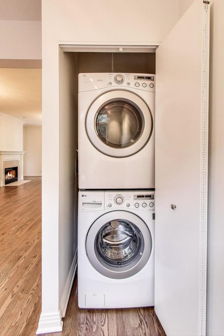 310 N Clinton Street Unit: H