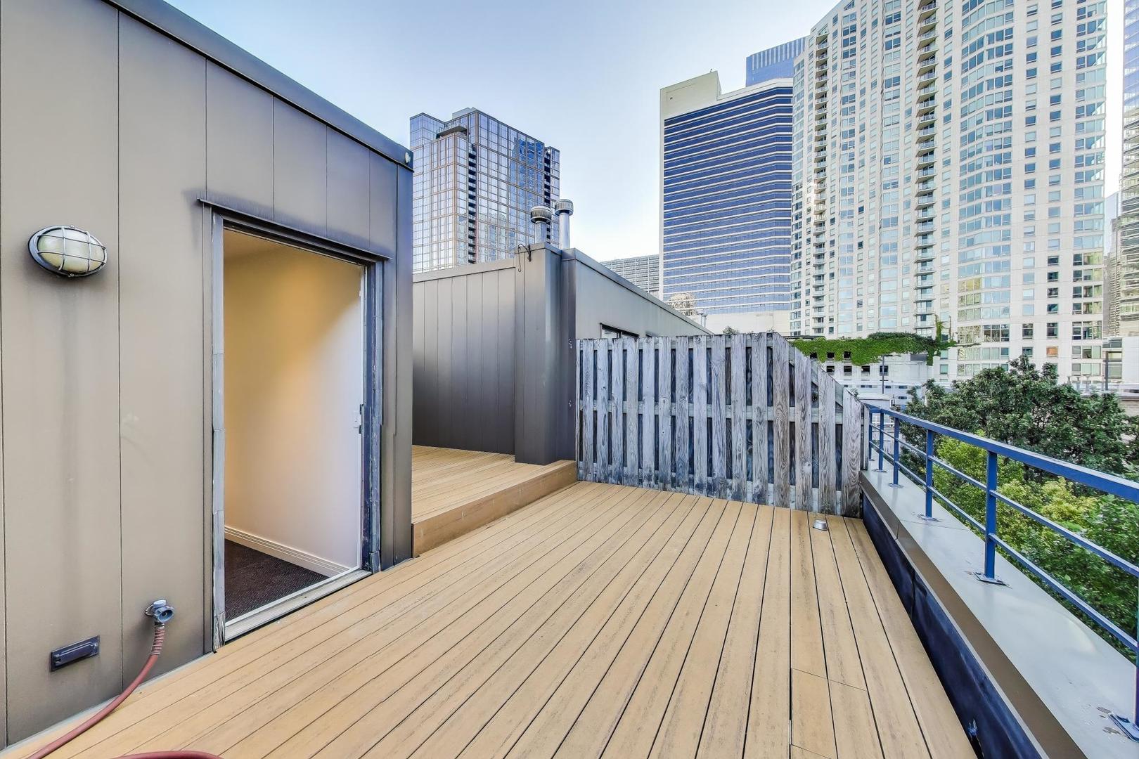 310 N Clinton Street Unit: H