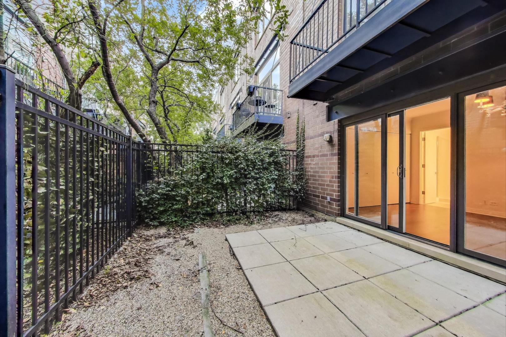 310 N Clinton Street Unit: H