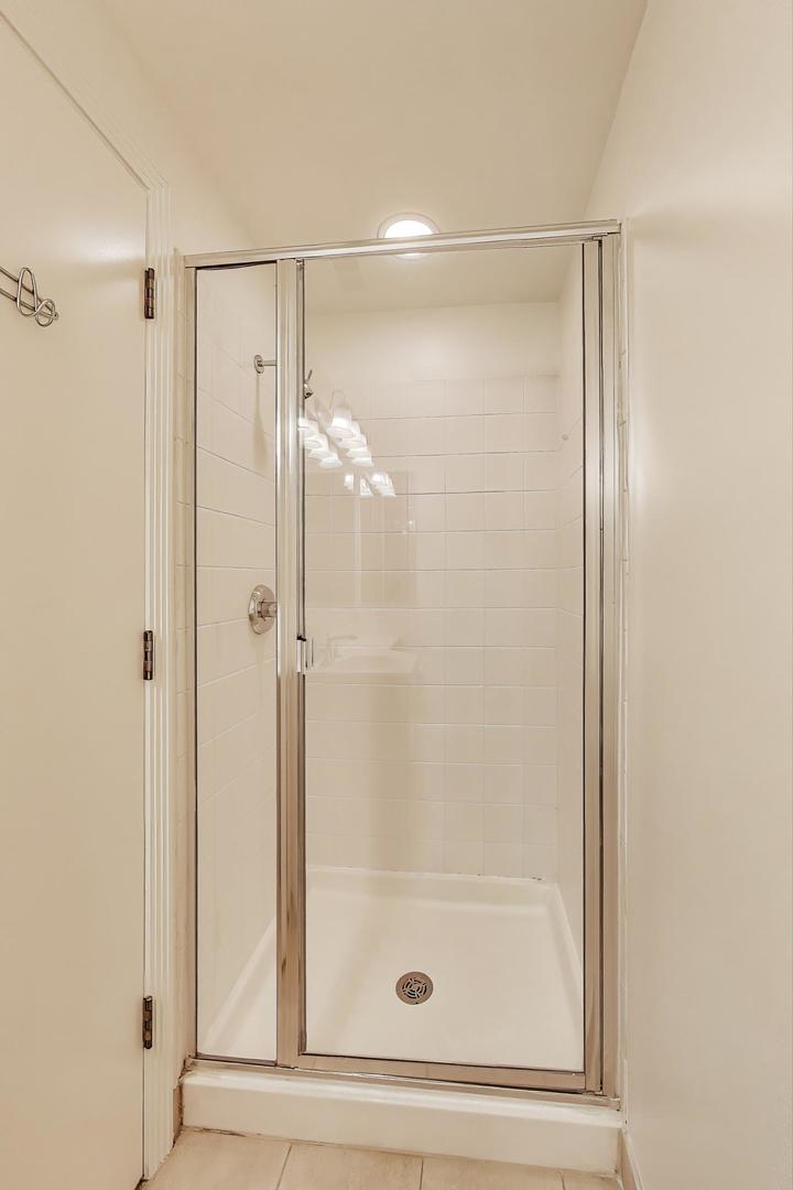 310 N Clinton Street Unit: H