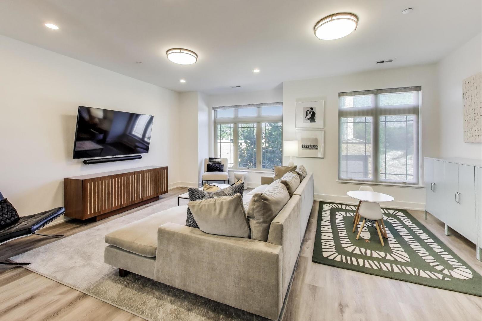 37 FOREST Avenue