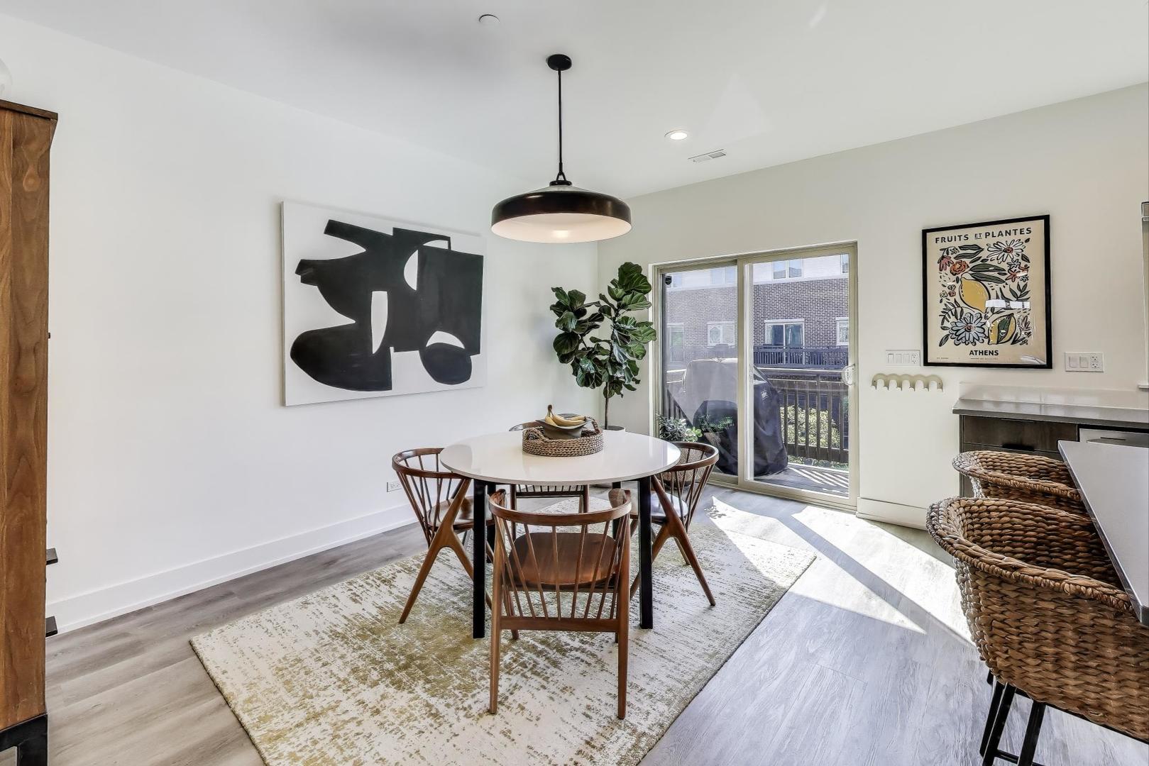 37 FOREST Avenue