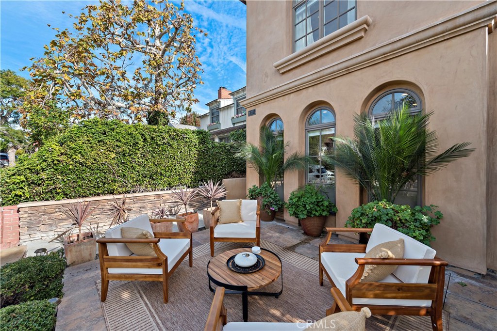 432 Acacia Avenue