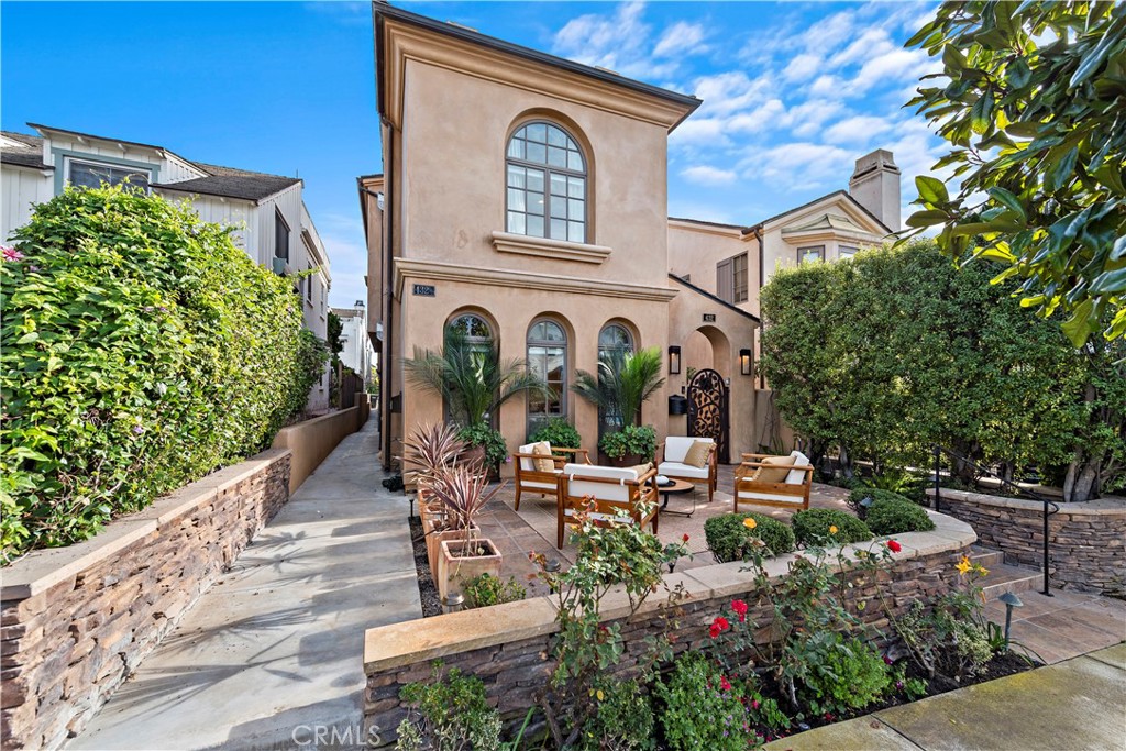 432 Acacia Avenue