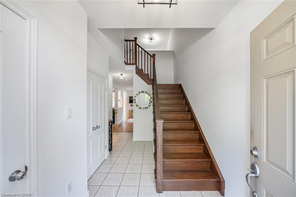 4-10 Liddycoat Lane Unit: 4