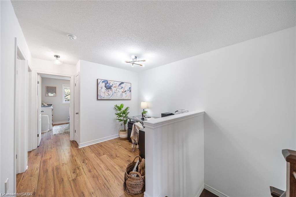 4-10 Liddycoat Lane Unit: 4