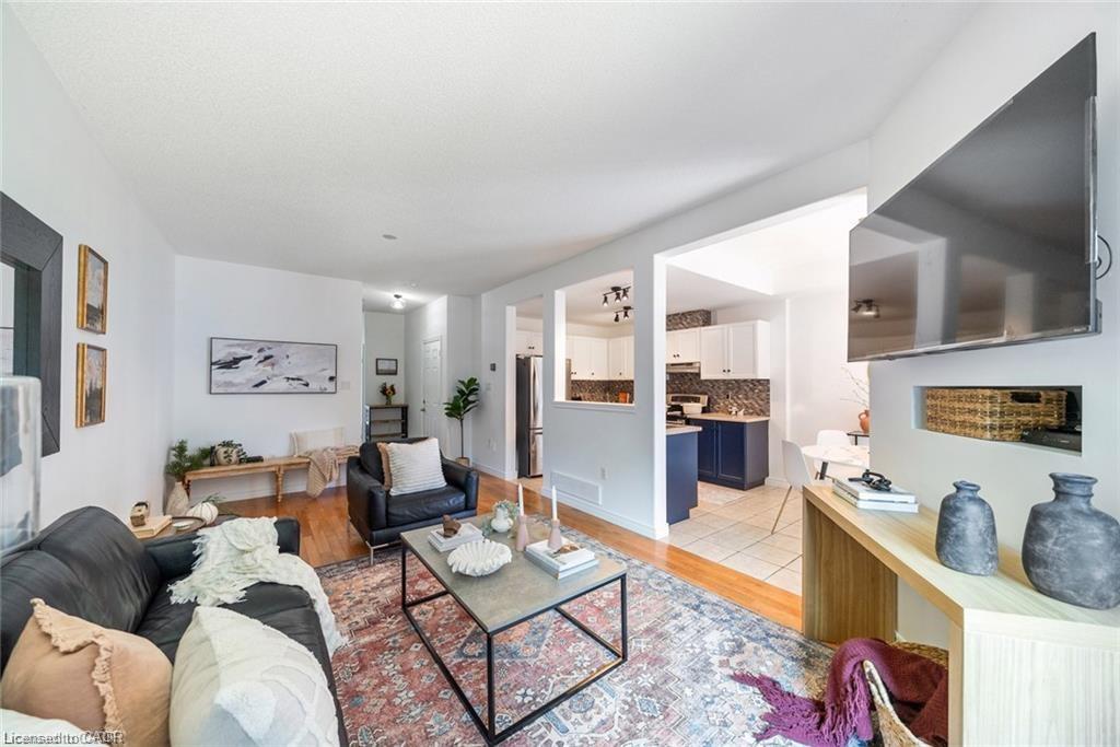 4-10 Liddycoat Lane Unit: 4