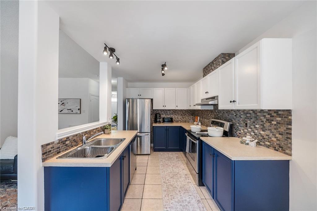 4-10 Liddycoat Lane Unit: 4