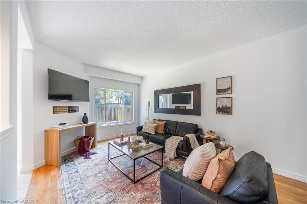 4-10 Liddycoat Lane Unit: 4