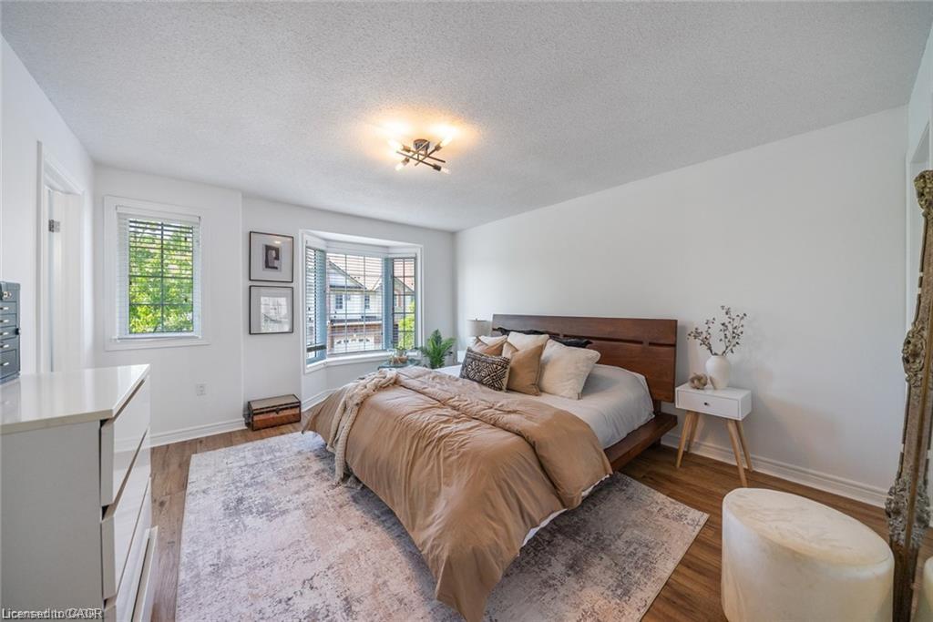 4-10 Liddycoat Lane Unit: 4